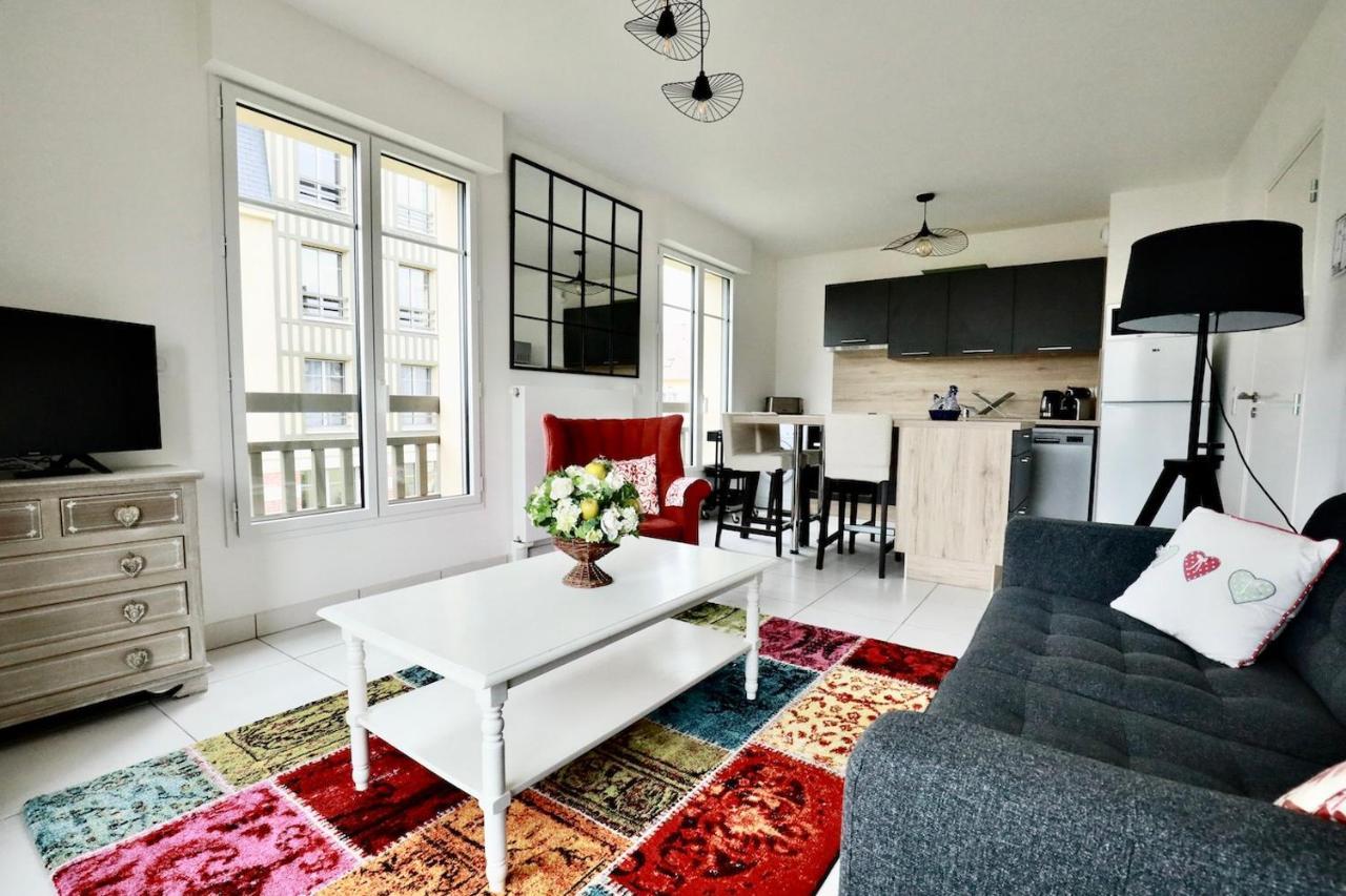 Appartement Des Arts โดวีลล์ ภายนอก รูปภาพ